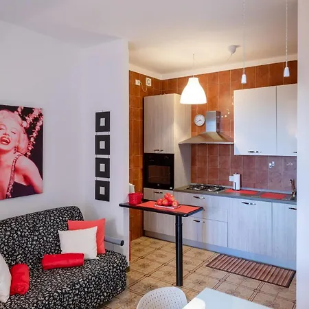 086 - Sunshine Home, 5 Minuti Dalla - Parcheggio Privato Gratis Incluso Appartement