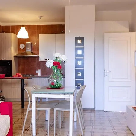 086 - Sunshine Home, 5 Minuti Dalla - Parcheggio Privato Gratis Incluso