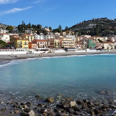 086 - Sunshine Home, 5 Minuti Dalla - Parcheggio Privato Gratis Incluso