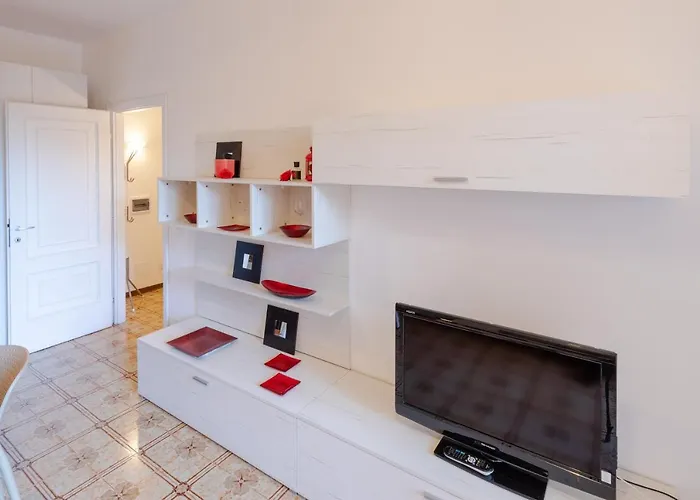 086 - Sunshine Home, 5 Minuti Dalla - Parcheggio Privato Gratis Incluso Lejlighed *